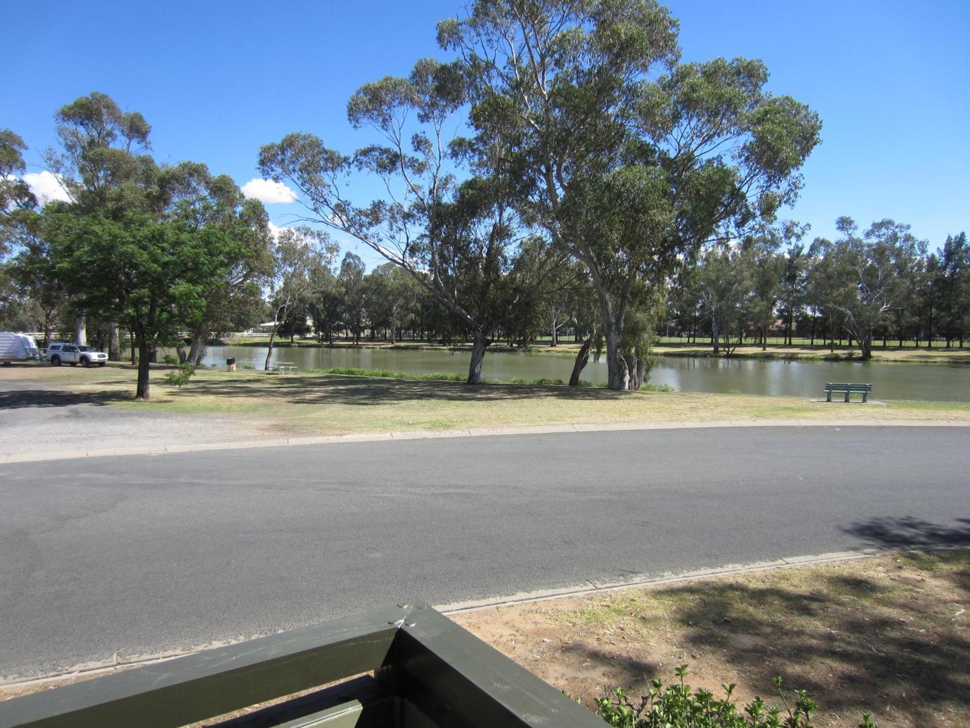 Lake Forbes Motel Quarto foto